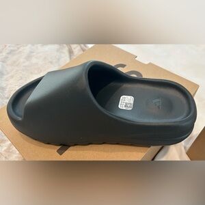 NWT Yeezy Slides by Adidas men’s or big boys size 6